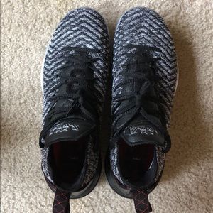 Nike Lebron 16 “Oreo” size 13
